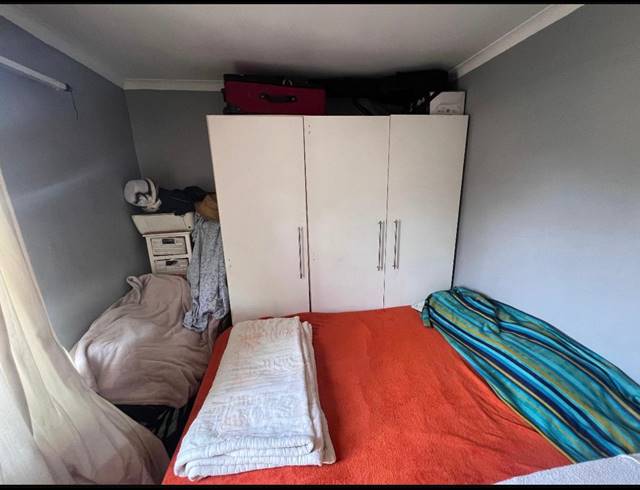 2 BEDROOM FREEHOLD FOR SALE IN NEWLANDS EAST